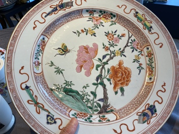 A large Chinese famille rose dish with floral design, Yongzheng
