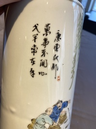 Een paar Chinese qianjiang cai hoedensteunen, Jiangxi Porcelain Company merk, 20e eeuw