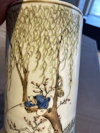 Een paar Chinese qianjiang cai hoedensteunen, Jiangxi Porcelain Company merk, 20e eeuw