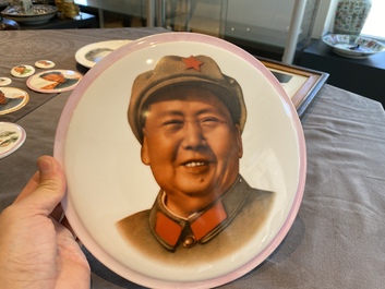 Negen Chinese communistische portretmedaillons en een plaquette met portret van Karl Marx, 20e eeuw