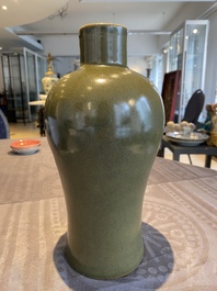 A Chinese monochrome teadust-glazed 'meiping' vase, Qianlong mark, 19/20th C.