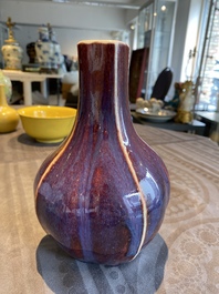 Vase de forme quadrilobe en porcelaine de Chine &agrave; &eacute;mail flamb&eacute;, Qianlong