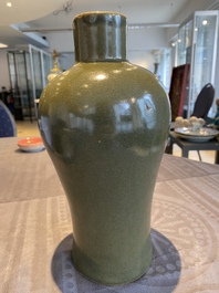 A Chinese monochrome teadust-glazed 'meiping' vase, Qianlong mark, 19/20th C.
