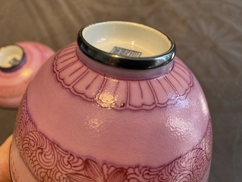 Bol couvert en porcelaine de Chine &agrave; fond rose, marque et &eacute;poque de Qianlong
