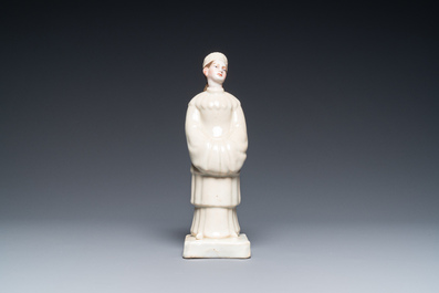 Sculpture d'une femme russe de la R&eacute;volution Culturelle en porcelaine de Chine