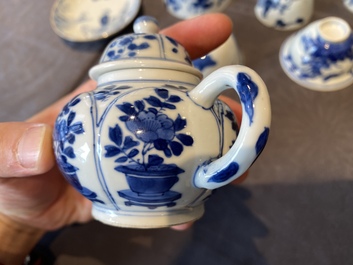 14 Chinese blue and white tea wares, Kangxi and later
