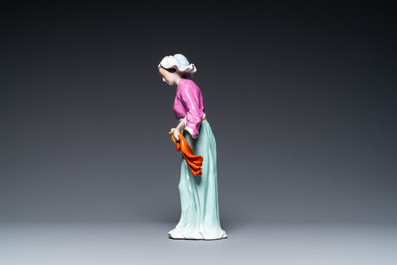 Sculpture d'une femme de la R&eacute;volution Culturelle en porcelaine de Chine