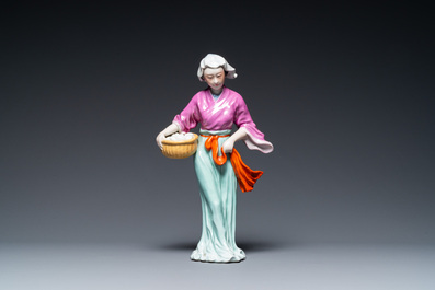 Sculpture d'une femme de la R&eacute;volution Culturelle en porcelaine de Chine
