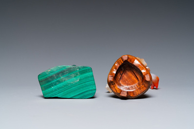 Deux sculptures de filles de la R&eacute;volution Culturelle en agate et malachite, Chine
