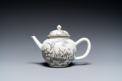 Een Chinese grisaille theepot met Europees decor, Qianlong