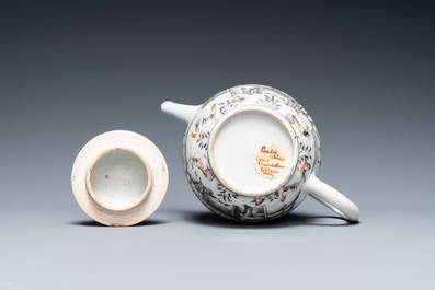 Een Chinese grisaille theepot met Europees decor, Qianlong