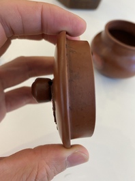 A Chinese Yixing stoneware tea caddy and teapot, 19/20th C.