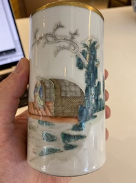 Pot &agrave; pinceaux en porcelaine de Chine famille rose, marque et &eacute;poque de Xianfeng