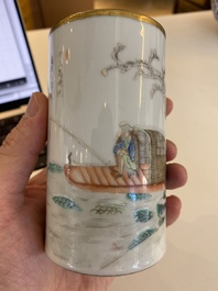 Pot &agrave; pinceaux en porcelaine de Chine famille rose, marque et &eacute;poque de Xianfeng