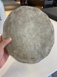 Plateau en porcelaine de Chine famille rose et porte-chapeau en qianjiang cai, 19/20&egrave;me