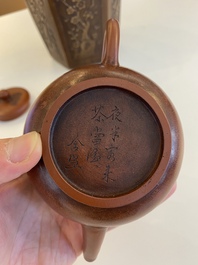 A Chinese Yixing stoneware tea caddy and teapot, 19/20th C.