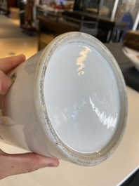 Plateau en porcelaine de Chine famille rose et porte-chapeau en qianjiang cai, 19/20&egrave;me