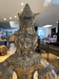 Sculpture d'une divinit&eacute; bouddhiste en bronze dor&eacute;, Tha&iuml;lande ou Cambodge, 18/19&egrave;me