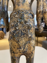 Sculpture d'une divinit&eacute; bouddhiste en bronze dor&eacute;, Tha&iuml;lande ou Cambodge, 18/19&egrave;me