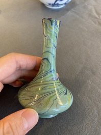 Vase de forme bouteille en porcelaine de Chine polychrome, Qianlong