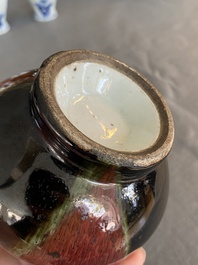 A Chinese flamb&eacute;-glazed garlic head vase, 19th C.