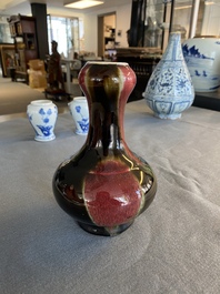 A Chinese flamb&eacute;-glazed garlic head vase, 19th C.