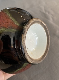 A Chinese flamb&eacute;-glazed garlic head vase, 19th C.