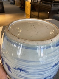 Pot &agrave; gingembre en porcelaine de Chine en bleu et blanc, Kangxi/Qianlong