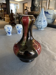 A Chinese flamb&eacute;-glazed garlic head vase, 19th C.