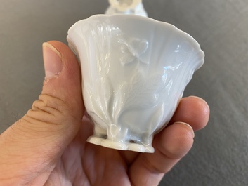 Paire de coupes libatoires en porcelaine blanc de Chine, probablement Qing