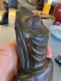 Guanyin &agrave; l'enfant en bronze dor&eacute;, Chine, Ming