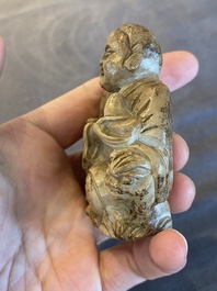 Guanyin en bois sculpt&eacute; et Liu Hai en pierre &agrave; savon, Chine, Qing