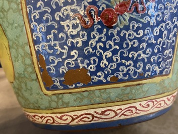 Th&eacute;i&egrave;re couverte en gr&egrave;s de Yixing &eacute;maill&eacute;, Chine, 19&egrave;me