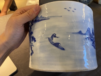 A Chinese blue and white brush pot with a refined landscape, 19th C.