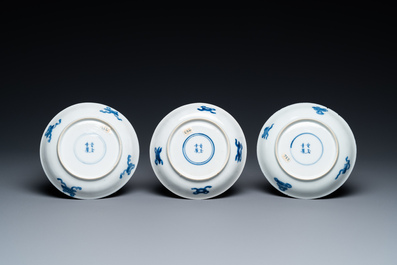 Zes Chinese blauw-witte schotels en vijf koppen, Qi Yu Tang Zhi 奇玉堂製 merk, Kangxi