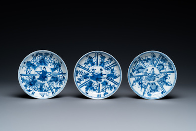 Zes Chinese blauw-witte schotels en vijf koppen, Qi Yu Tang Zhi 奇玉堂製 merk, Kangxi
