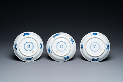 Zes Chinese blauw-witte schotels en vijf koppen, Qi Yu Tang Zhi 奇玉堂製 merk, Kangxi