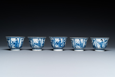 Zes Chinese blauw-witte schotels en vijf koppen, Qi Yu Tang Zhi 奇玉堂製 merk, Kangxi