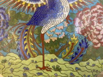 Paire de vases de type 'bianhu' en &eacute;maux cloisonn&eacute;s, Chine, Jiaqing