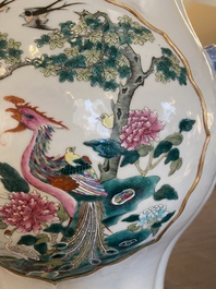Een grote Chinese famille rose vaas, Guangxu merk en wellicht periode