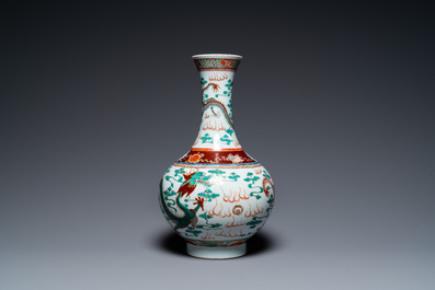 A Chinese famille verte 'dragons' bottle vase, Guangxu mark, 20th C.