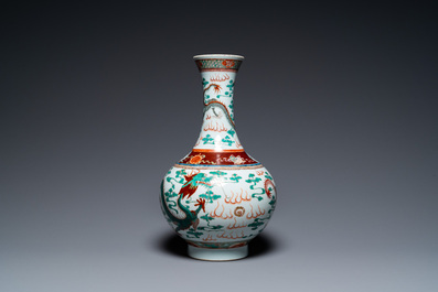 A Chinese famille verte 'dragons' bottle vase, Guangxu mark, 20th C.
