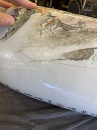Two Chinese famille rose vases, signed Heng Shengyi 横甡義 and Zhou Yuxing 周裕興, one dated 1904