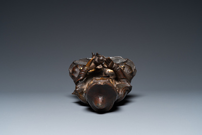 Guanyin &agrave; l'enfant en bronze dor&eacute;, Chine, Ming