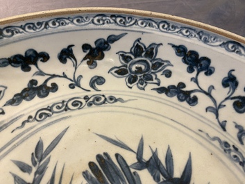 A Vietnamese or Annamese blue and white 'bird' dish, 15/16th C.