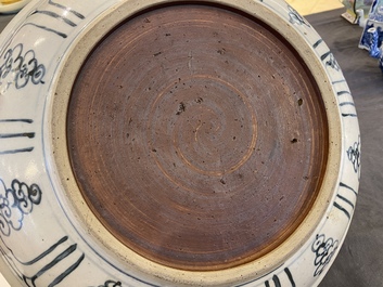 A Vietnamese or Annamese blue and white 'bird' dish, 15/16th C.