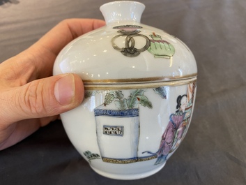Een Chinese famille rose dekselkom met figuratief decor, Xianfeng merk en periode