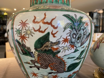 Un vase en porcelaine de Chine famille verte et un en famille rose sur fond c&eacute;ladon mont&eacute; en lampe, 19&egrave;me