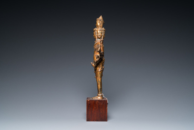Sculpture d'une divinit&eacute; bouddhiste en bronze dor&eacute;, Tha&iuml;lande ou Cambodge, 18/19&egrave;me