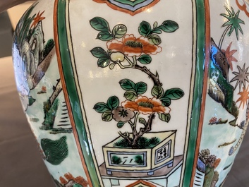 Un vase en porcelaine de Chine famille verte et un en famille rose sur fond c&eacute;ladon mont&eacute; en lampe, 19&egrave;me